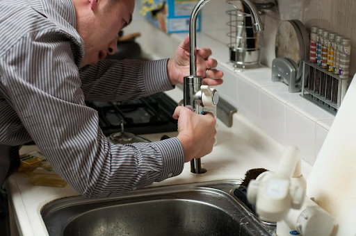 Why Hire Professionals to Install Your Kitchen Sink